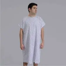 Bata escolar fondo blanco con logo estampado personalizado composición 50% poliéster y 50% algodón